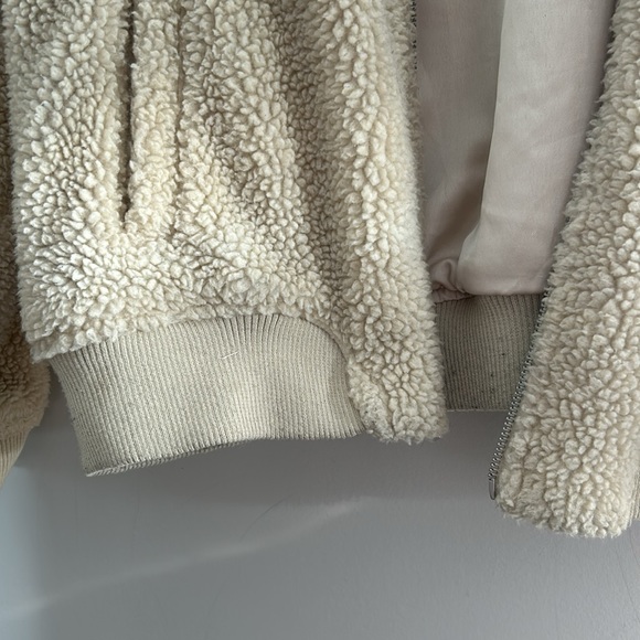 Old Navy Sherpa jacket - Picture 3 of 4